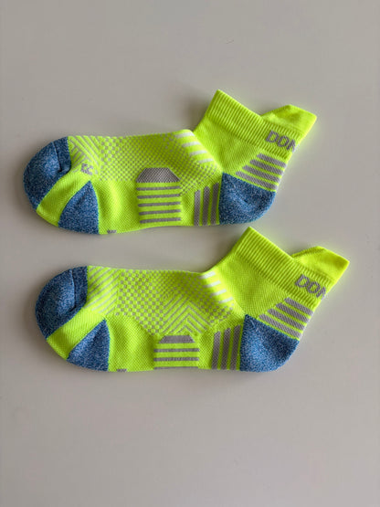 Donlima unisex ankle running socks in yellow and blue