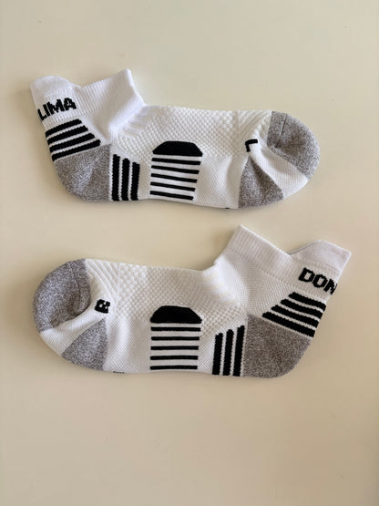 Donlima unisex ankle running socks in white and black