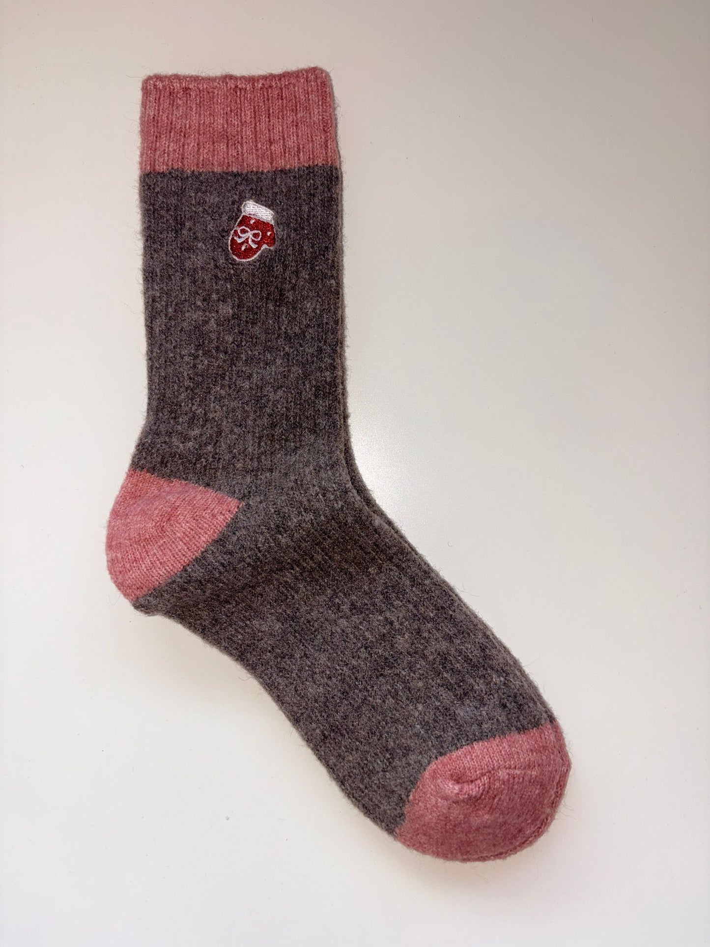 Suxinaimin Embroidered Xmas Themed Crew Socks