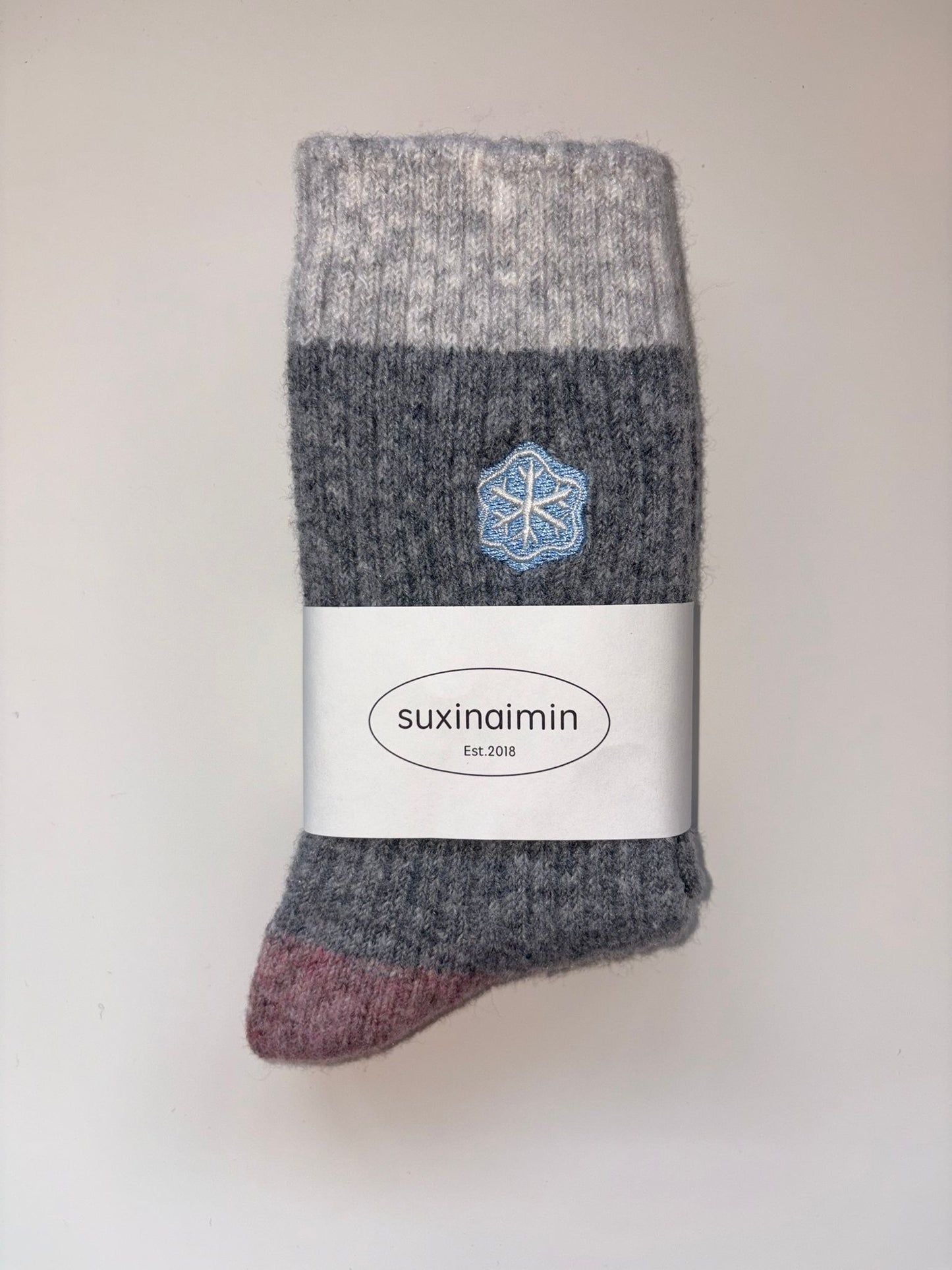 Suxinaimin Embroidered Xmas Themed Crew Socks