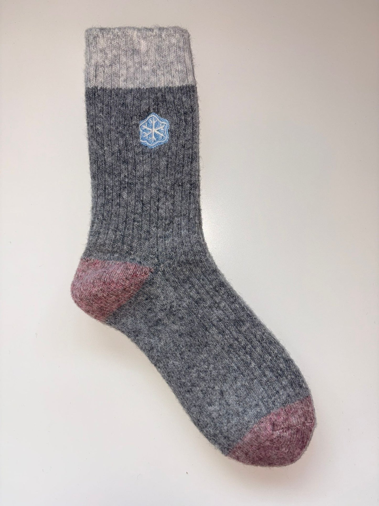 Suxinaimin Embroidered Xmas Themed Crew Socks