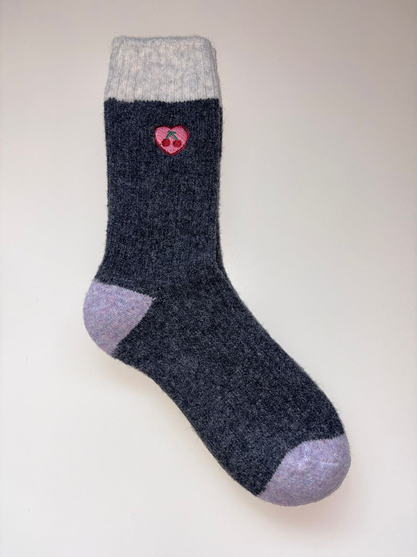 Suxinaimin Embroidered Xmas Themed Crew Socks